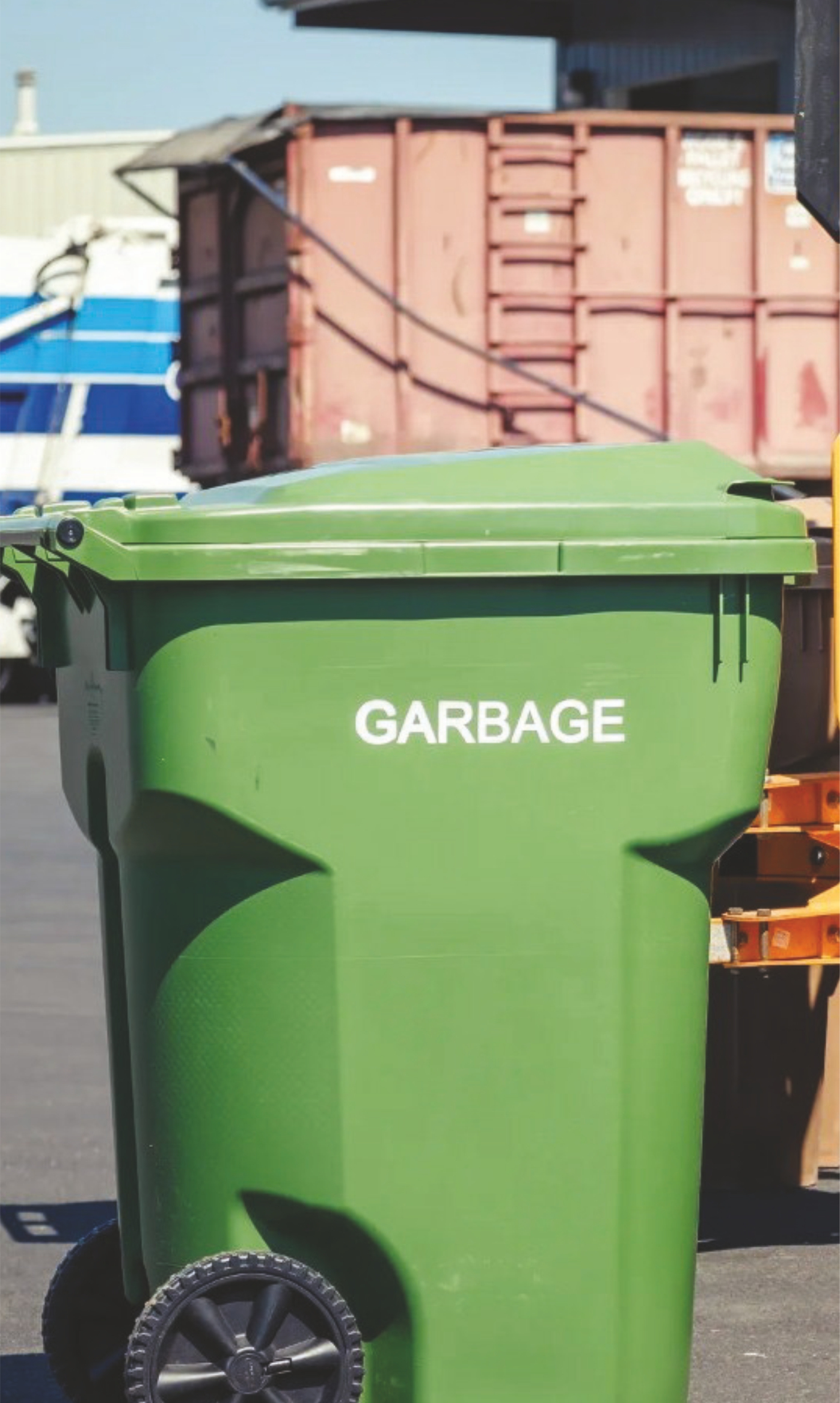 We supply reliable containers for the collection, storage and transport of household, construction and industrial waste.